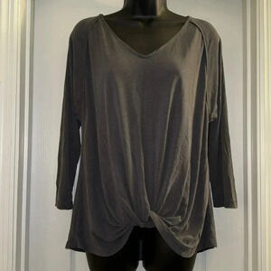 Envy Twist Front 3/4 Sleeve Top